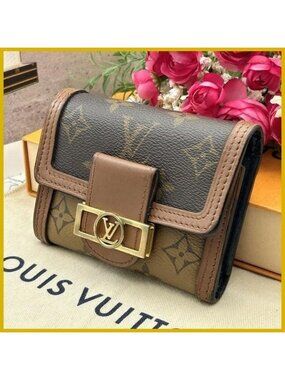 Louis Vuitton Portefeuille Dauphine Compact Fold Wallet